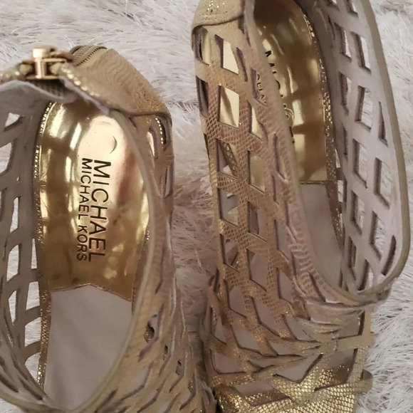 Michael Kors. Gold boots by Michael Kors size 6 - Picture 3 of 3